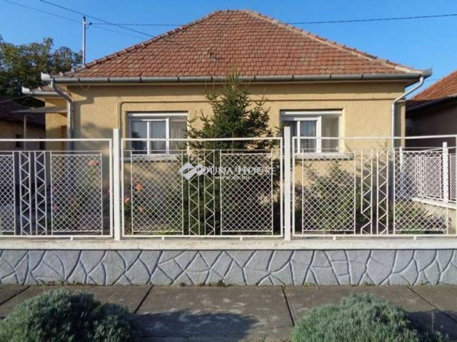 Eladó családi ház, Izsákon, Ady Endre utcában 34.5 M Ft
