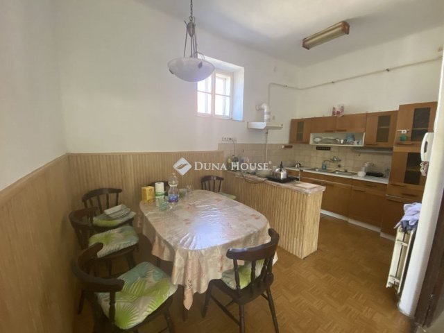 Eladó családi ház, Bólyban 51.9 M Ft, 6 szobás