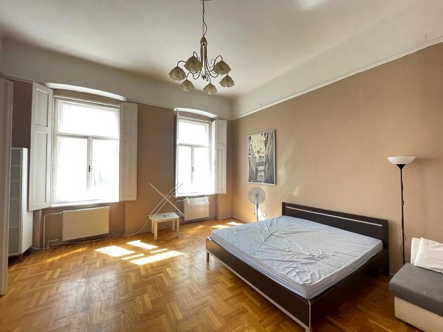 Eladó téglalakás, Budapesten, VI. kerületben, Rózsa utcában