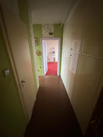 Eladó panellakás, Vácon, Deákvári fasoron 46.9 M Ft, 2 szobás