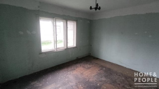 Eladó családi ház, Makón 19 M Ft, 3 szobás