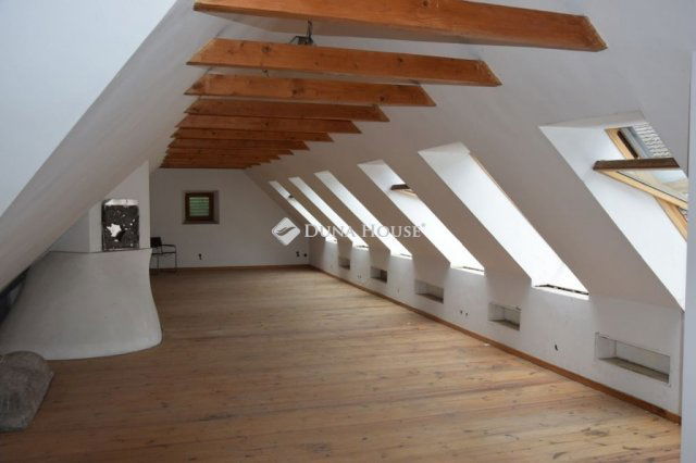 Eladó családi ház, Szentendrén 589 M Ft, 8 szobás