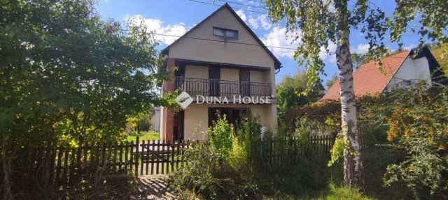 Eladó nyaraló, Balatonföldváron, Nyírfa utcában 75 M Ft
