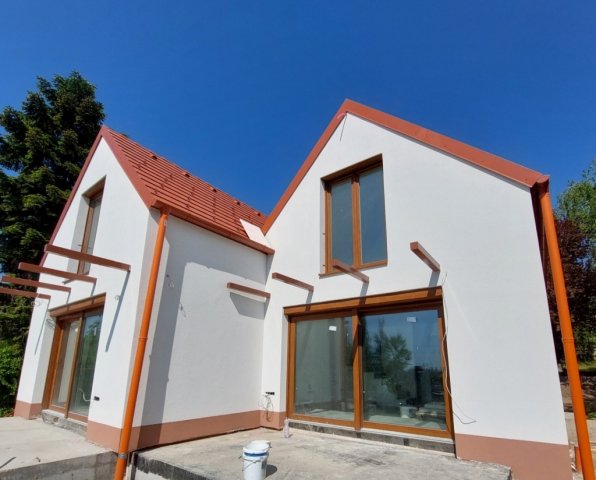 Eladó családi ház, Alsóörsön 109.9 M Ft, 1+3 szobás