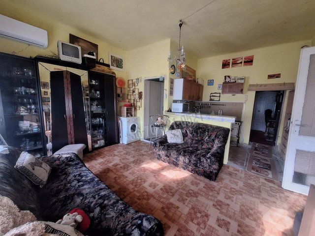 Eladó családi ház, Erzsébeten 14.99 M Ft, 4 szobás