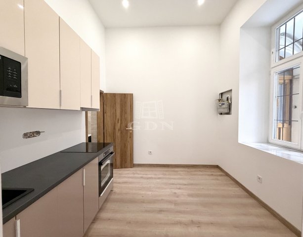 Eladó téglalakás, Budapesten, VIII. kerületben 79.9 M Ft