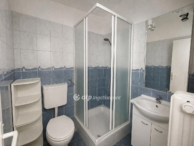 Eladó téglalakás, Budapesten, IX. kerületben 42.9 M Ft, 1 szobás