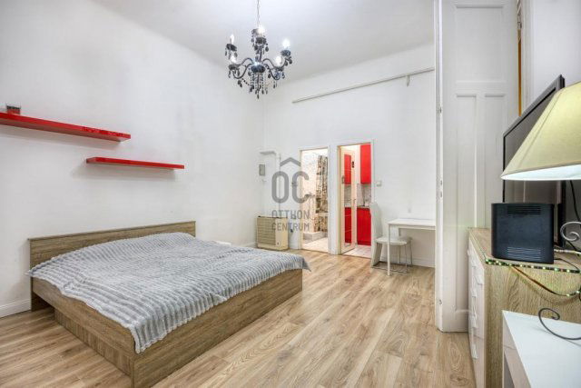 Eladó téglalakás, Budapesten, V. kerületben 71.9 M Ft, 1 szobás