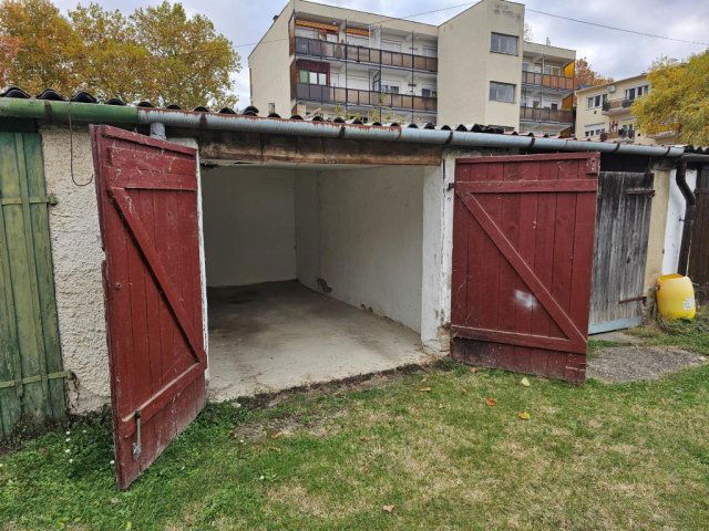 Kiadó garázs, Kaposváron, Gróf Apponyi Albert utcában, 1 szobás