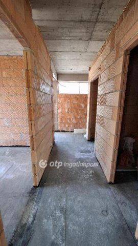 Eladó téglalakás, Fonyódon 97.104 M Ft, 3+1 szobás