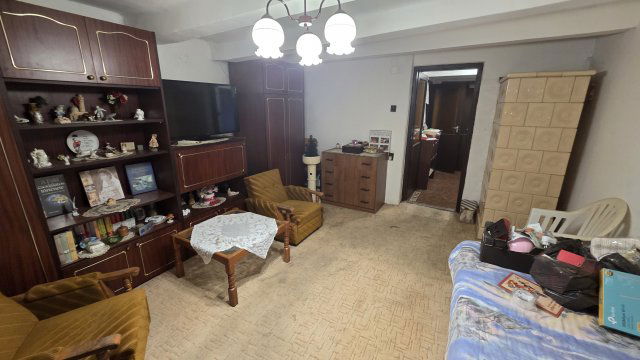 Eladó családi ház, Vácon 29.5 M Ft, 2 szobás