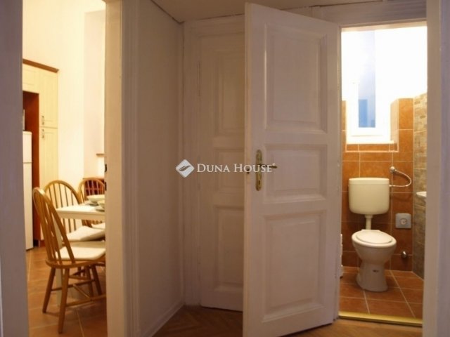 Eladó téglalakás, Budapesten, VII. kerületben 68.9 M Ft