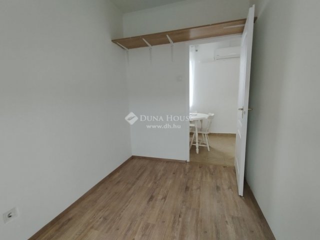 Eladó panellakás, Budapesten, XV. kerületben 65 M Ft, 3 szobás
