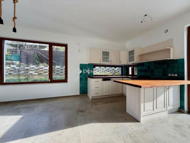 Eladó ikerház, Tihanyban 189.9 M Ft, 5 szobás