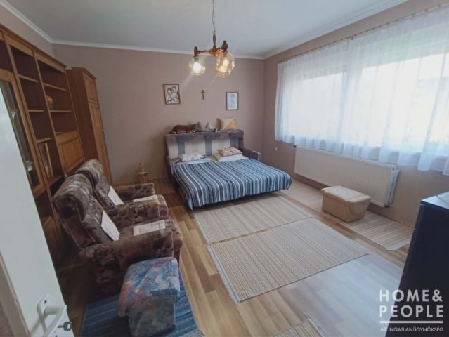 Eladó családi ház, Ásotthalmán 70.99 M Ft, 4 szobás