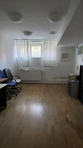 Kiadó iroda, Budapesten, XII. kerületben, Böszörményi úton