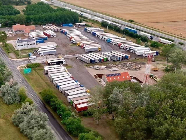 Eladó ipari ingatlan, Röszkén 5000 M Ft / költözzbe.hu