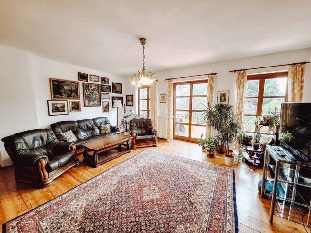 Eladó családi ház, Solymáron 269 M Ft, 7 szobás