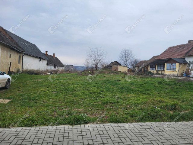 Eladó telek, Dombóváron 8 M Ft / költözzbe.hu