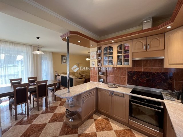 Eladó családi ház, Győrújbaráton 126.9 M Ft, 4 szobás