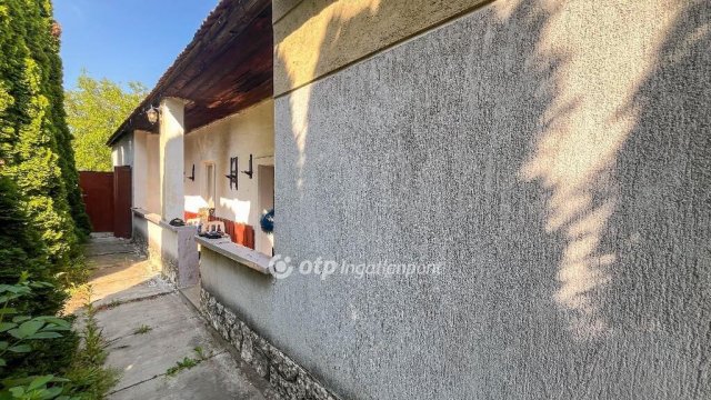 Eladó családi ház, Veszprémvarsányon 19.8 M Ft, 2 szobás
