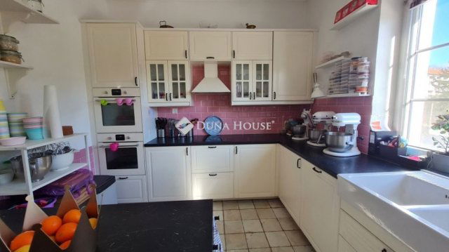 Eladó családi ház, Zalaegerszegen 149.99 M Ft, 5 szobás