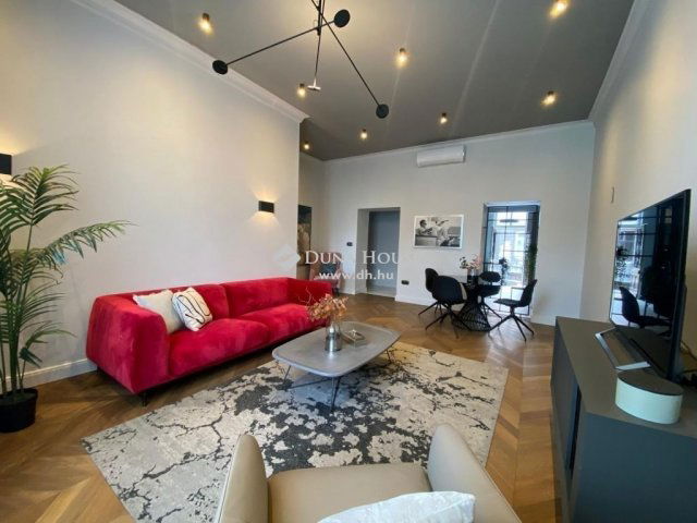 Eladó téglalakás, Budapesten, VI. kerületben 323.85 M Ft