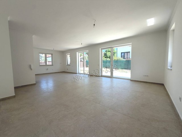 Eladó családi ház, Budapesten, XVI. kerületben 214.9 M Ft