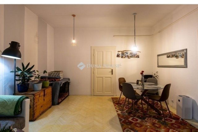 Eladó téglalakás, Budapesten, III. kerületben 99.9 M Ft