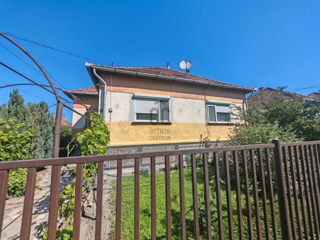 Eladó családi ház, Esztergomban 58 M Ft, 3 szobás