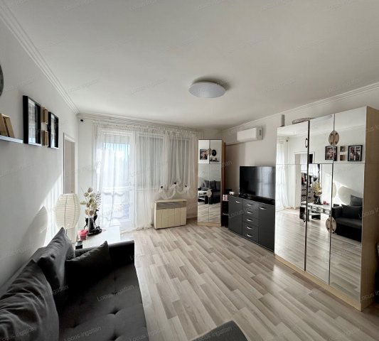 Eladó téglalakás, Törökszentmiklóson 27 M Ft, 2 szobás