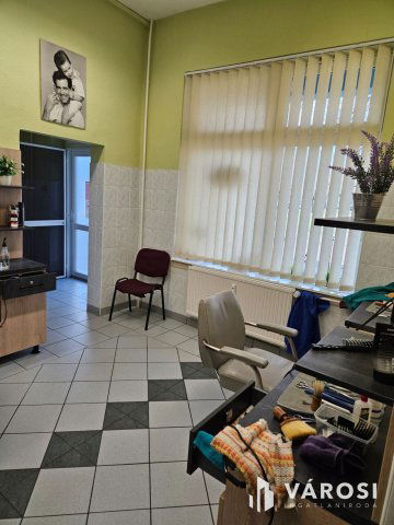 Eladó üzlethelyiség, Debrecenben 49 M Ft, 1 szobás