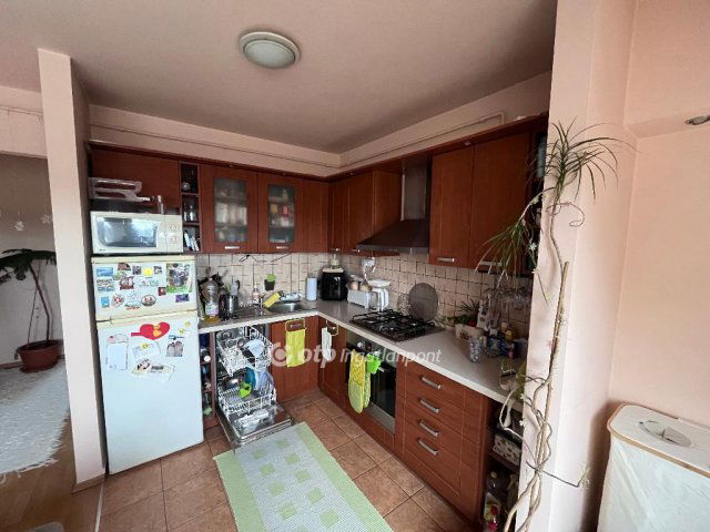 Eladó téglalakás, Szegeden 61.99 M Ft, 2 szobás