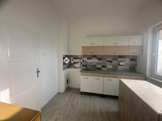 Eladó téglalakás, Budapesten, IV. kerületben 62.5 M Ft, 1 szobás