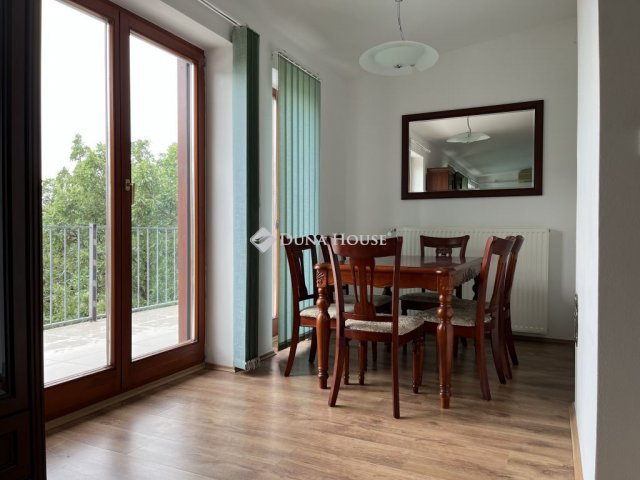 Kiadó téglalakás, albérlet, Pécsett 220 E Ft / hó, 4 szobás