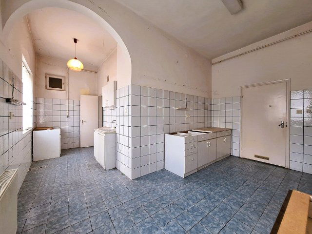 Eladó családi ház, Zalaszentgróton 25.9 M Ft, 6 szobás