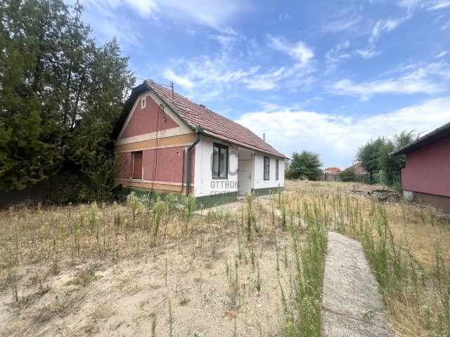 Eladó családi ház, Alsónémediben 36.5 M Ft, 1 szobás