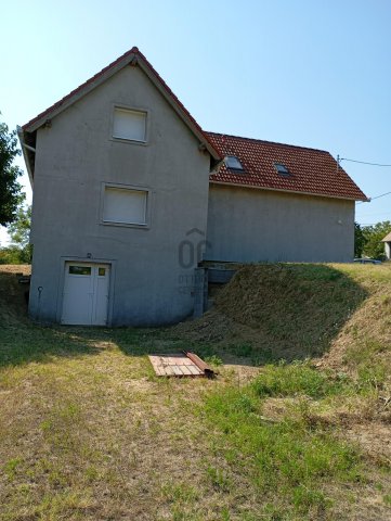 Eladó családi ház, Szekszárdon 117 M Ft, 4 szobás
