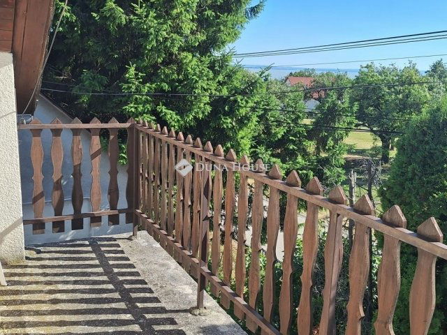 Eladó családi ház, Balatonkenesén 91 M Ft, 3+1 szobás