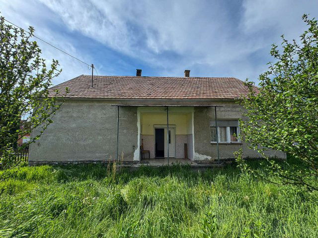 Eladó családi ház, Felsőszentmártonon 15 M Ft, 3 szobás
