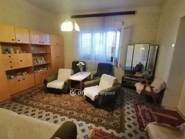 Eladó családi ház, Kiskőrösön 32 M Ft, 2+1 szobás