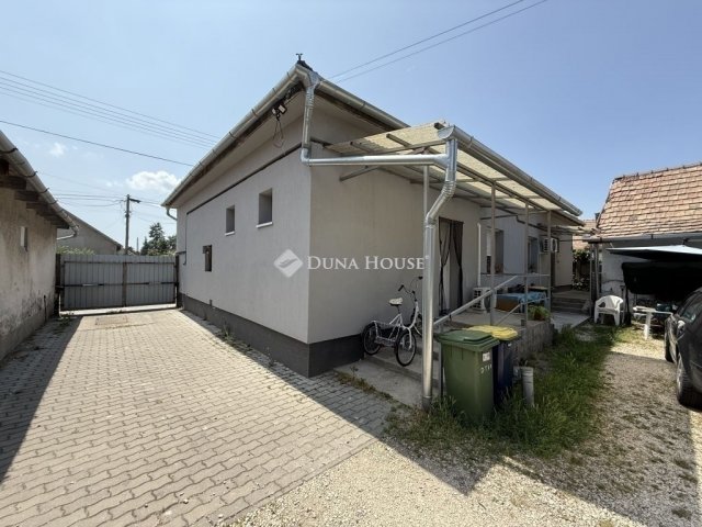 Eladó téglalakás, Monoron 90 M Ft, 7 szobás