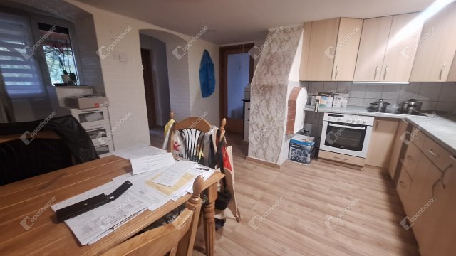 Eladó családi ház, Noszlopon 36 M Ft, 3 szobás