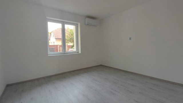 Eladó családi ház, Valkón 45 M Ft, 2 szobás