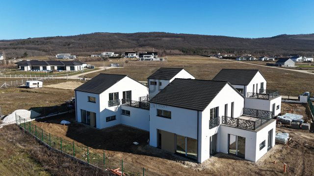 Eladó családi ház, Budajenőn 178.9 M Ft, 5 szobás