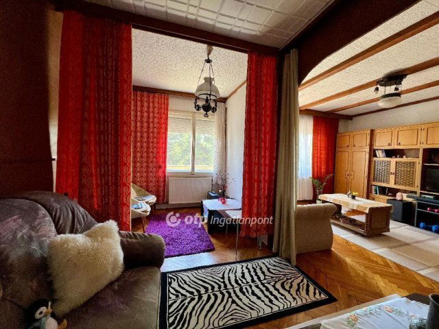 Eladó téglalakás, Balatonfüreden 62.9 M Ft, 3 szobás