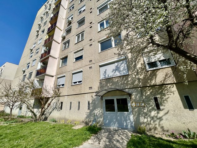 Eladó panellakás, Győrött 53.5 M Ft, 2 szobás