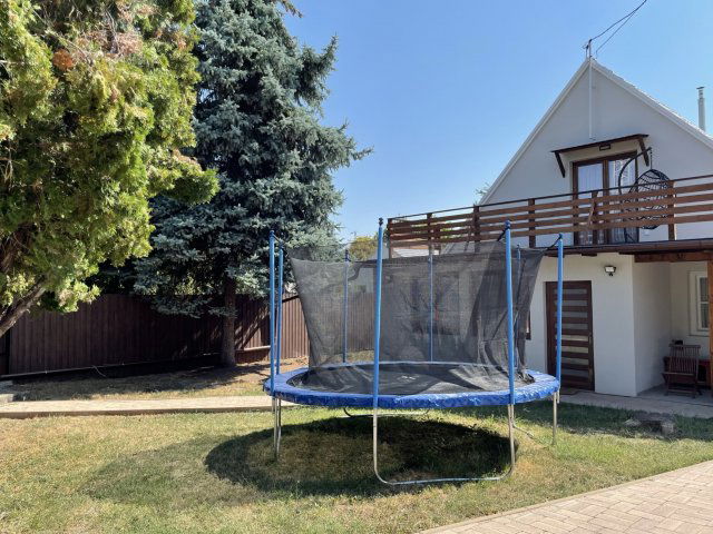 Eladó családi ház, Szentendrén 129.8 M Ft, 4 szobás