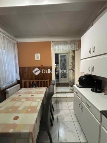 Eladó családi ház, Vecsésen 86.9 M Ft, 4 szobás