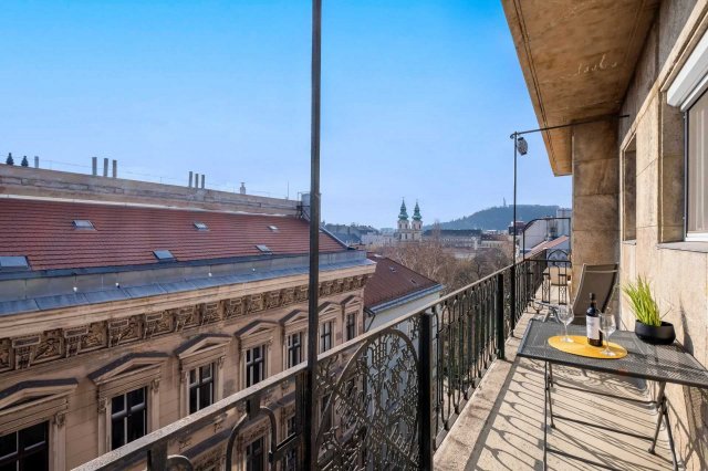 Kiadó téglalakás, albérlet, Budapesten, V. kerületben, 3 szobás